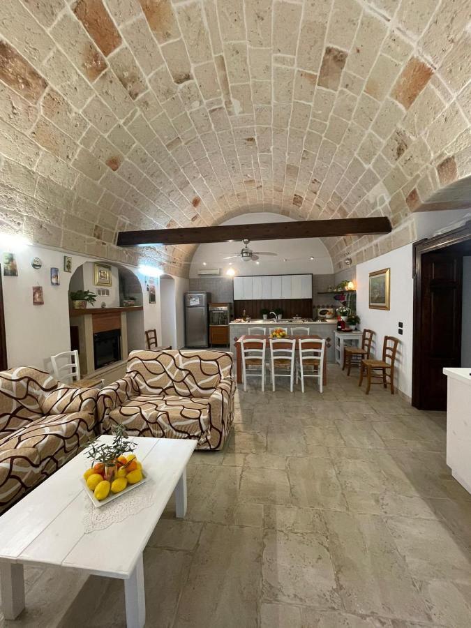 Il Vecchio Carrubo - Con Piscina A Sfioro